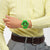Swatch Big Bold Herren-Armbanduhr am Handgelenk, grün, rundes Gehäuse mit großem Zifferblatt