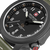 Swiss Military Hanowa Fieldmaster Herren-Armbanduhr-Detail mit Leuchtmarkierungen und schwarzem Zifferblatt