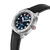 Herrenuhr seitlich: Stahlgehäuse mit schwarzem Lederarmband und Datumsanzeige