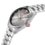 Swiss Military Hanowa Herrenuhr, schräger Blick: grau-schwarzes Zifferblatt, Edelstahlarmband.
