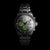 Herrenuhr mit dunklem Zifferblatt, Edelstahlarmband und Chronograph-Optik