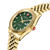 Goldfarbene Herrenarmbanduhr mit grünem Zifferblatt und Metallarmband im Detailansicht