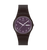 Dunkelbraune Armbanduhr mit rundem violettem Zifferblatt, weißen Markierungen und „FRI 28“