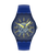 Swatch Armbanduhr mit blauem Silikonarmband, rundem blauem Zifferblatt und gelben Zeigern.