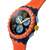 Swatch Herren-Armbanduhr, orangefarbenes Lünette-Detail und dunkelblaues Chronograph-Zifferblatt