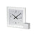 Horloge de table avec boîtier carré en verre minéral, cadran noir et aiguilles