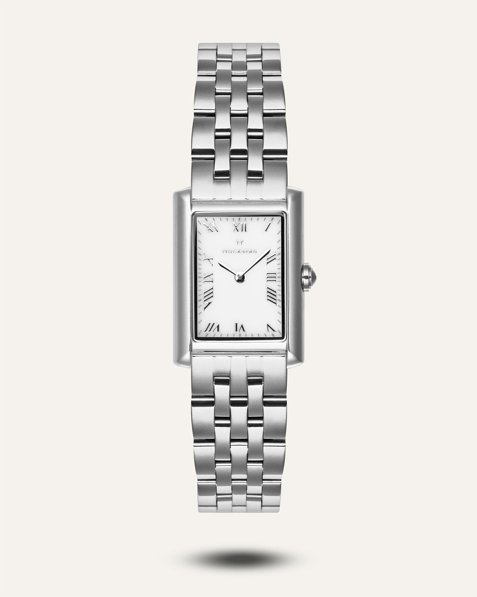 Silberne Armbanduhr mit rechteckigem Zifferblatt und Metallgliederarmband, Römische Ziffern