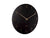 Horloge murale ronde noire avec chiffres dorés gravés et aiguilles dorées