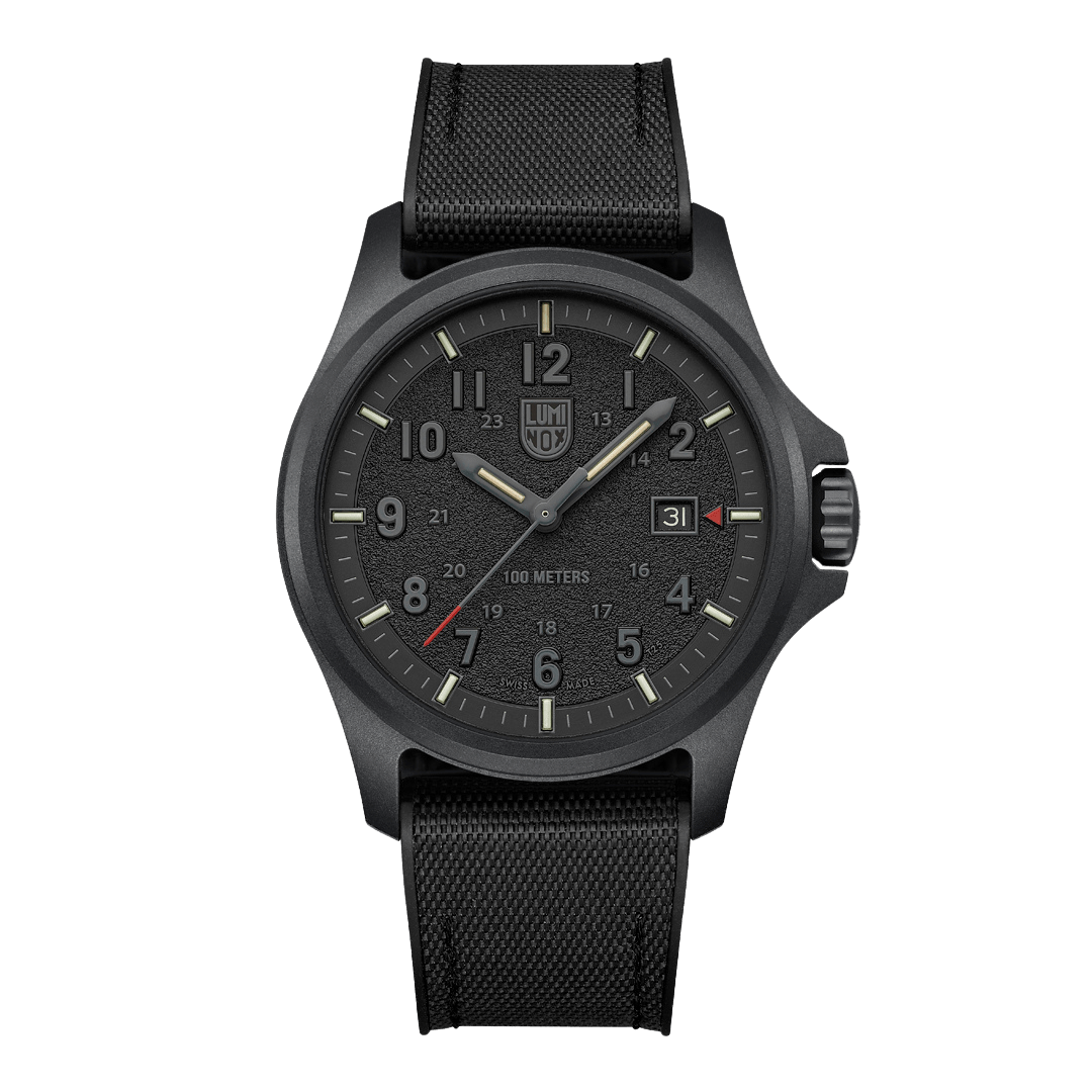Montre homme avec cadran noir, index luminescents et bracelet textile noir