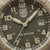 Cadran de montre pour homme avec index beiges, aiguilles lumineuses et guichet de date