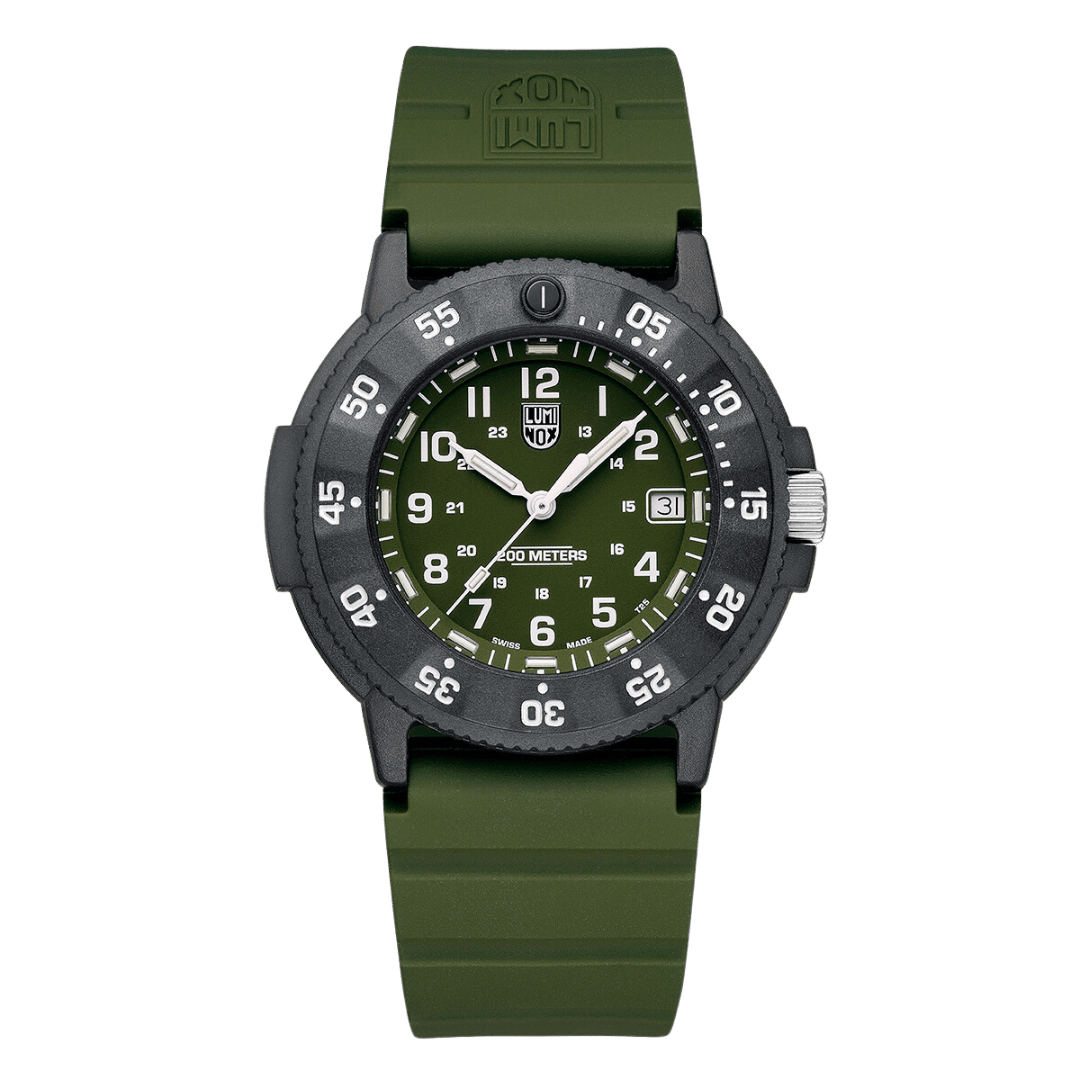 Montre pour homme avec lunette noire, cadran vert foncé et bracelet en silicone kaki