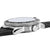 Montre pour homme vue de côté : lunette moletée et couronne sur boîtier argenté, bracelet noir