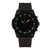 Montre de sport pour homme avec bracelet en silicone noir, cadran noir et index lumineux verts