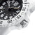 Montre Luminox pour homme, vue de côté avec lunette moletée et poussoirs, blanche