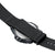 Détail de la montre homme : bracelet textile noir avec boîtier en métal et boucle de fermoir