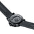 Fond de montre Luminox avec emblème Seals, bracelet noir texturé
