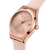 Swatch System 51 Irony Uhr frontal schräg: roséfarbenes Gehäuse, hellrosa Zifferblatt