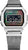 Vue de face d'une montre numérique avec bracelet en maille argentée et écran LCD rectangulaire