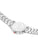 Silberne Gehäuse-Rückseite der Herrenuhr am Metallarmband