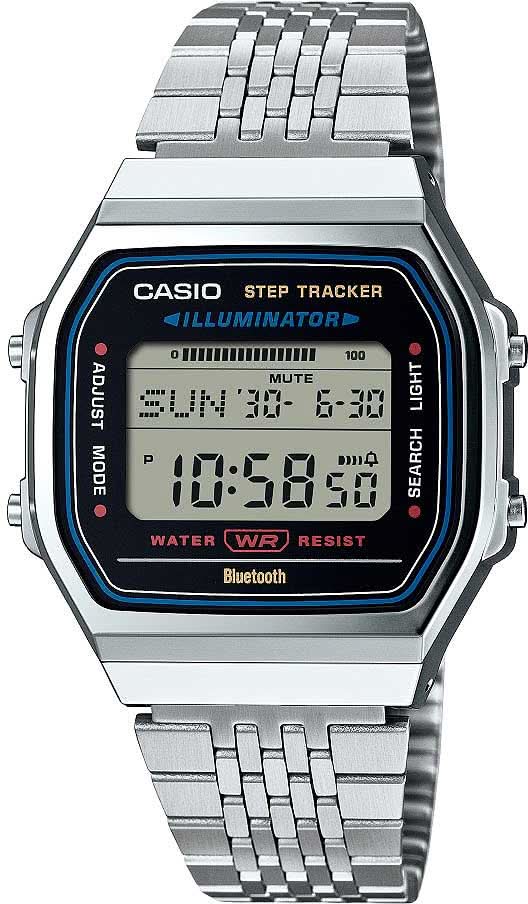 Montre podomètre avec bracelet en métal argenté et écran numérique bleu