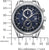Montre bracelet homme de face : bracelet en métal argenté, cadran bleu avec échelle de mesure