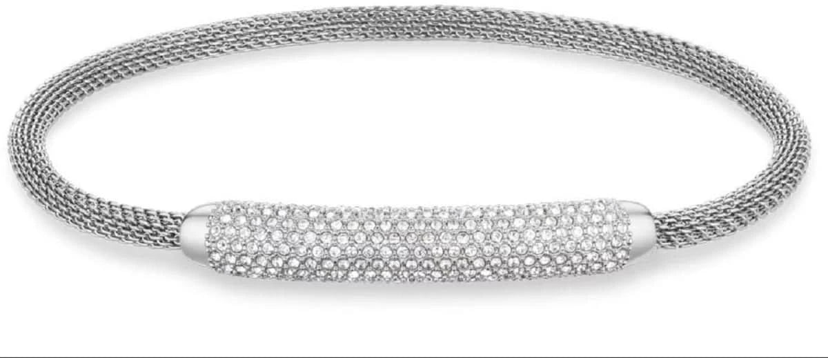 Bracelet en acier inoxydable argenté pavé avec élément central brillant et maille fine
