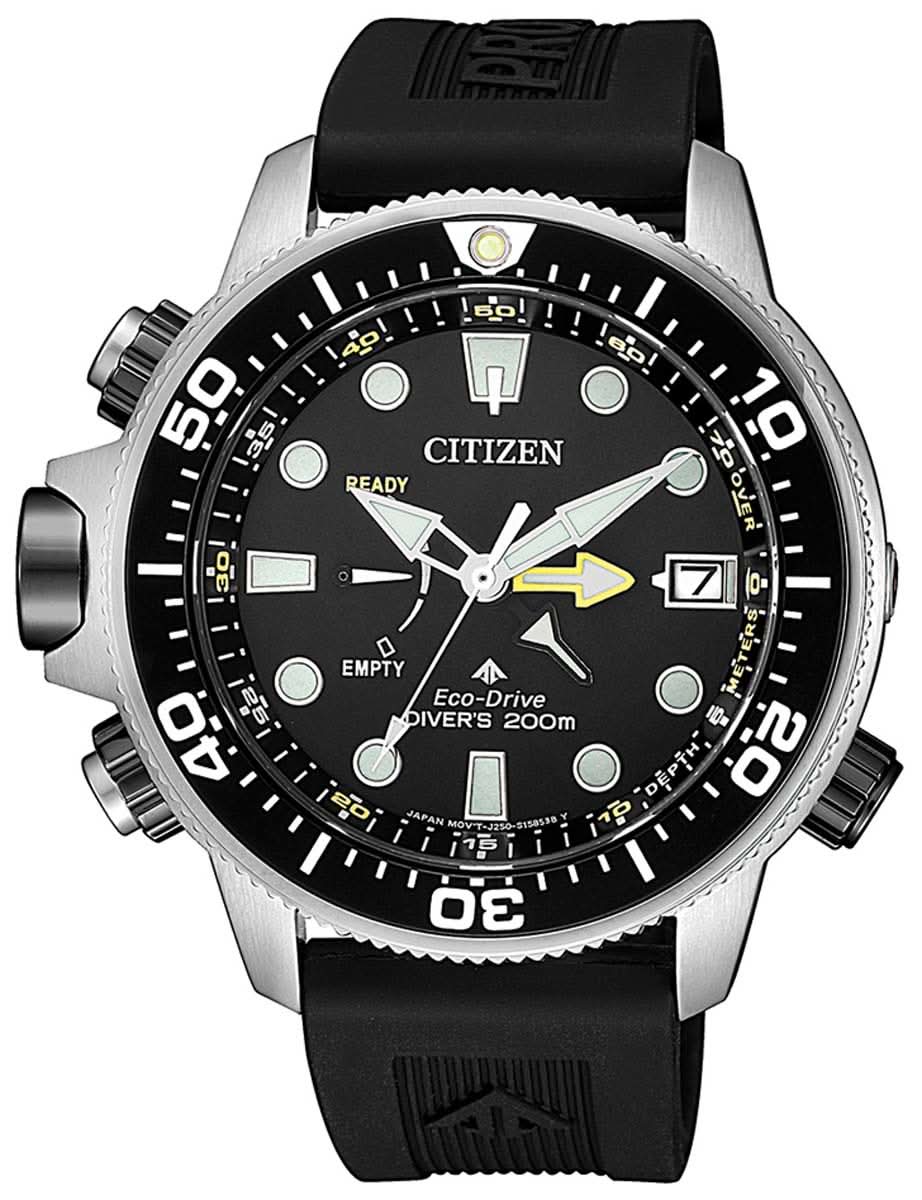 Montre homme avec cadran noir, boîtier en acier inoxydable et bracelet en caoutchouc noir