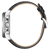 Herrenuhr Seitenansicht mit schwarzem Lederband und silbernem Gehäuse mit Drückern