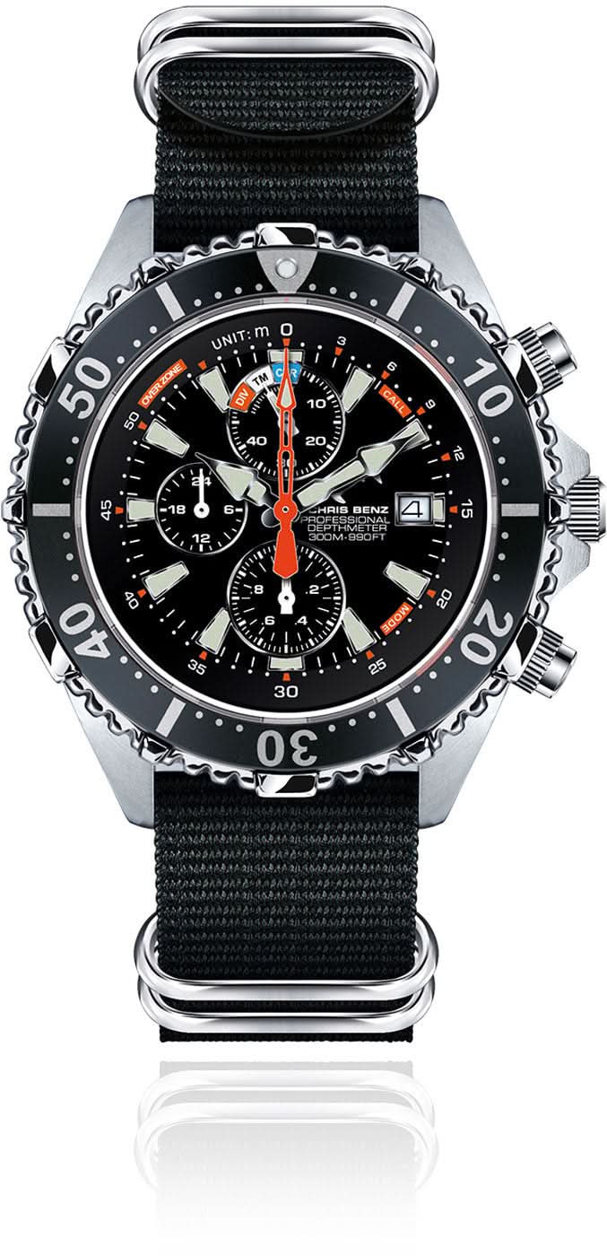 Montre chronographe pour homme avec cadran noir, accents rouges et bracelet en nylon
