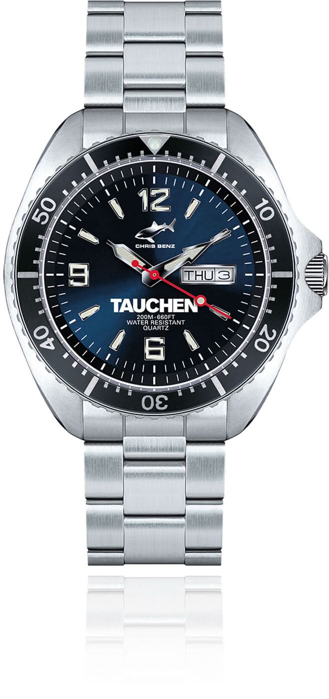 Herrenuhr mit silbernem Metallarmband, schwarzem Zifferblatt und Leuchtindizes