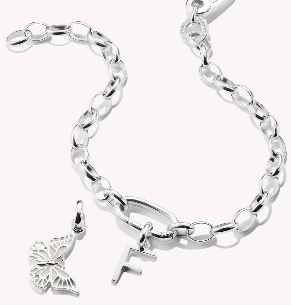 Pendentif breloque en argent avec lettre F sur chaîne