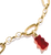 Pendentif doré avec motif d'ours rouge et chaîne à maillons, passant plaqué or