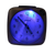Réveil avec cadran rétroéclairé en bleu, aiguilles analogiques
