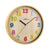 Horloge murale ronde avec cadre marron, cadran beige et chiffres colorés