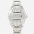 Détail du fermoir en acier inoxydable avec gravure SEIKO sur le bracelet de la montre pour homme