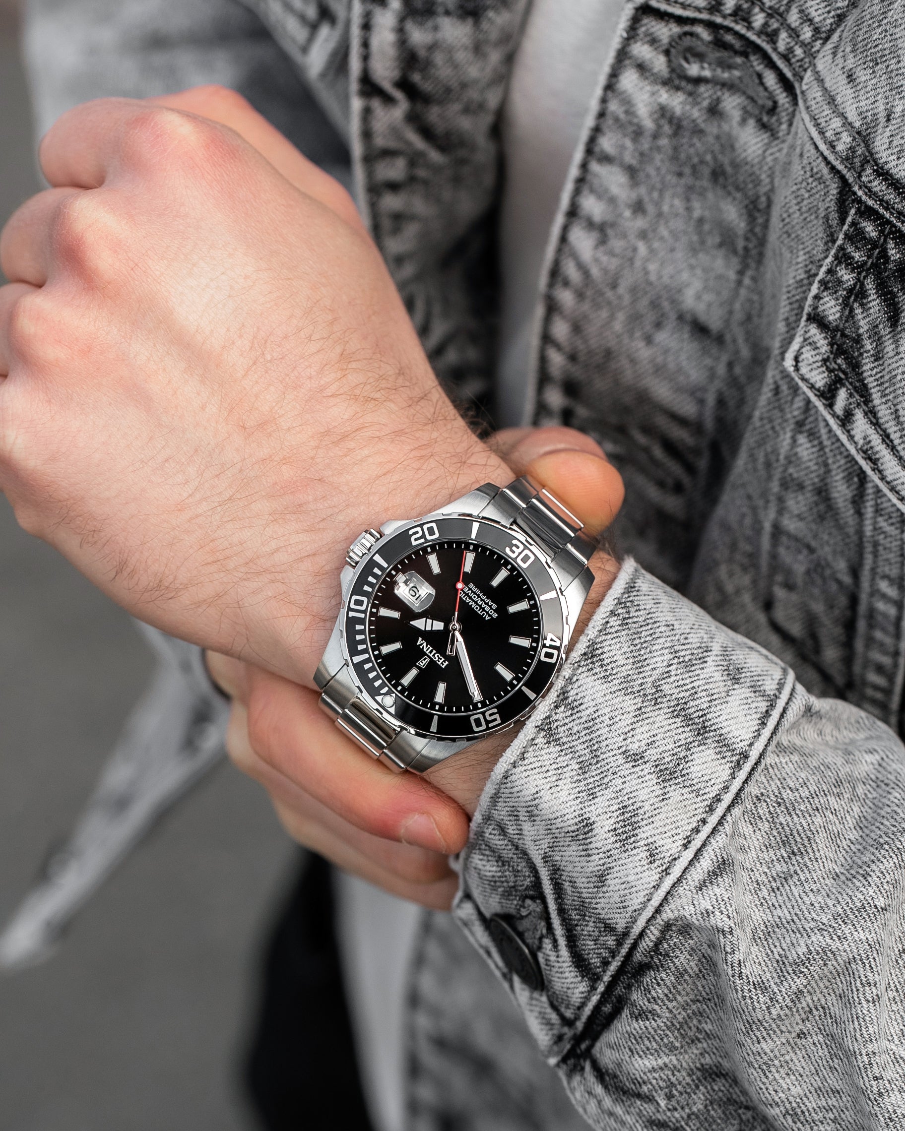 Festina Herren-Diver-Uhr am Handgelenk, schwarzes Zifferblatt, Edelstahlarmband