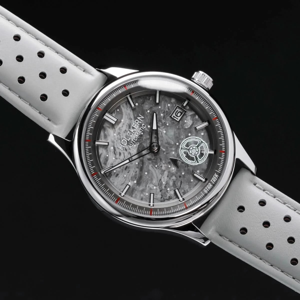 Montre DS9 de Holzkern : cadran marbré gris, boîtier argenté, bracelet en cuir gris clair