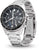Montre argentée pour homme avec bracelet en acier inoxydable, cadran sombre vue de face en biais