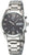 Herrenuhr aus Edelstahl mit dunklem Zifferblatt, silbernem Metallarmband und Zeigern