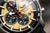 Gros plan du cadran de la montre Vostok Europe pour homme avec aiguilles et compteurs chrono rouges