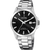 Silberne Herrenuhr mit schwarzem Zifferblatt, Datumsfenster und Edelstahlarmband.