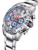 Herrenuhr seitlich: silbernes Edelstahlgehäuse, Drücker/Krone, blaues Chronograph-Zifferblatt