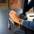 Montre Festina pour homme au poignet avec cadran bleu et bracelet en acier inoxydable doré