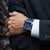 Montre Festina pour homme au poignet avec cadran bleu et large bracelet en cuir