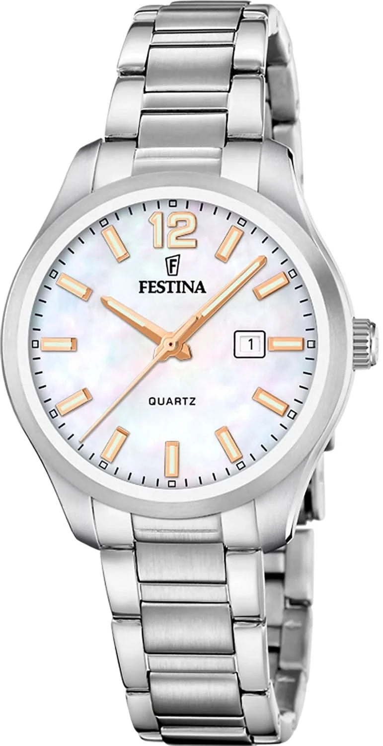 Montre pour femme avec bracelet en métal argenté et cadran blanc, aiguilles dorées
