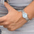 Montre Festina pour femme au poignet avec bracelet en acier inoxydable et cadran bleu clair