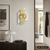 Funk-Wanduhr an der Wand: goldenes Zifferblatt im Glas-Design