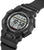 Montre numérique G-Shock pour homme, vue de trois quarts, avec écran à chiffres et boutons sur le bord du boîtier