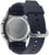 Fond de montre pour homme avec couvercle argenté et bracelet en silicone noir.