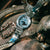 Silberne G‑SHOCK G‑Steel Armbanduhr mit Metallarmband und gut sichtbarer Anzeige